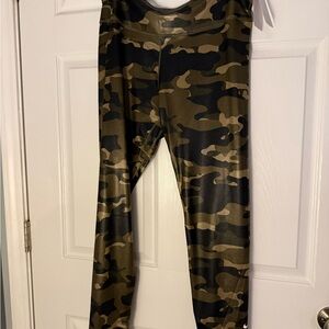 Nike Women’s Camouflage Leggings - Black and Brown